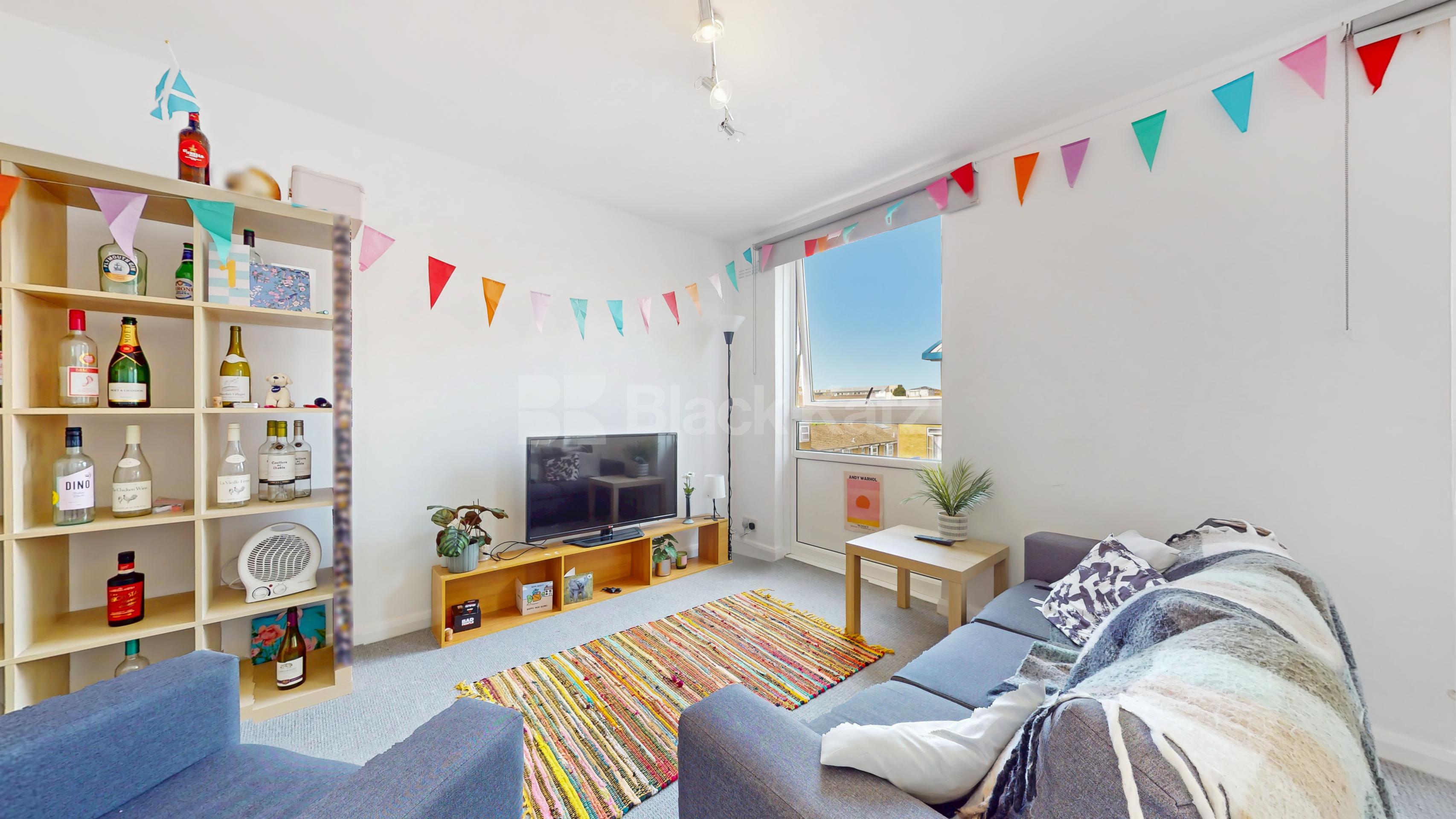 Spacious split level 3 bed mins to tube and Regents Park  Salisbury Street, Marylebone NW8